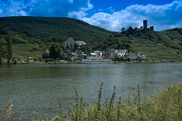 Burg Metternich an der Mosel