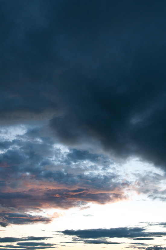 Wolken im Hochformat