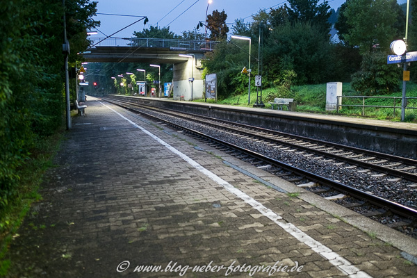 6 Uhr 23 am Bahnhof