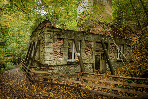 Zerfallenes Wasserkraftwerk Klingenmühle